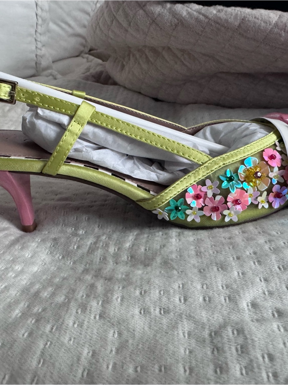 Betsey Johnson Floral Sequin Bow Slingback Kitten Heels Size 9.5 - Picture 3 of 3